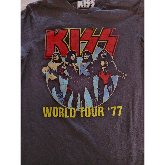 Kiss World Tour 77 Mens Black T-Shirt Size Medium 100% Cotton Vintage Style - Picture 2 of 4